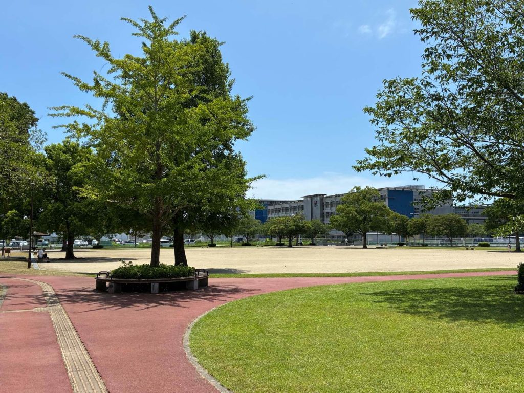 谷山第二中央公園の広場