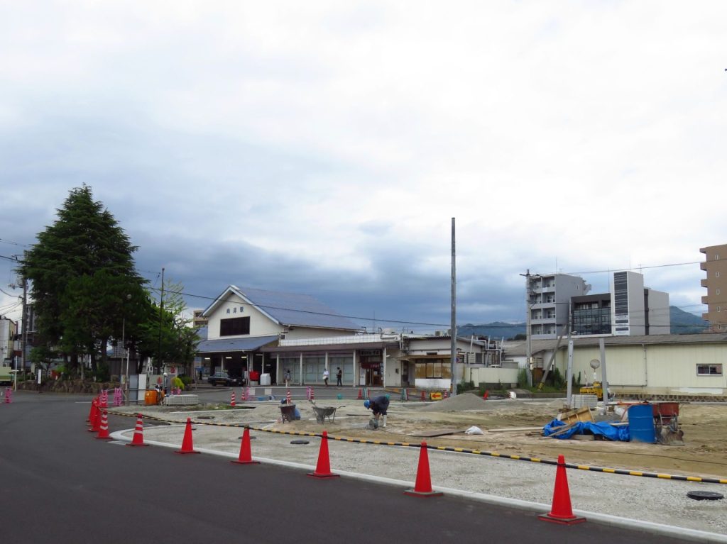 向洋駅
