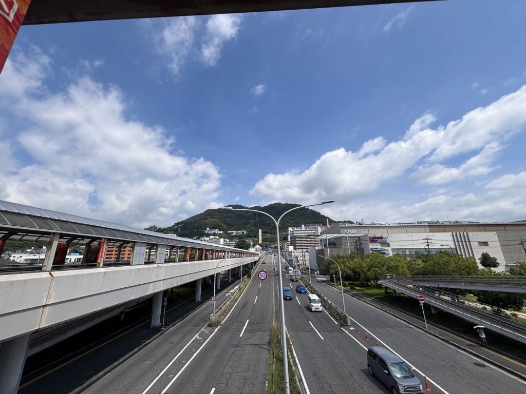 新井口駅前幹線道路の様子
