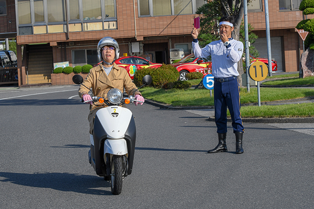 正しい原付の乗り方を学べ!絶対に間違ってはいけない原付教習【CHINTAI探偵団】
