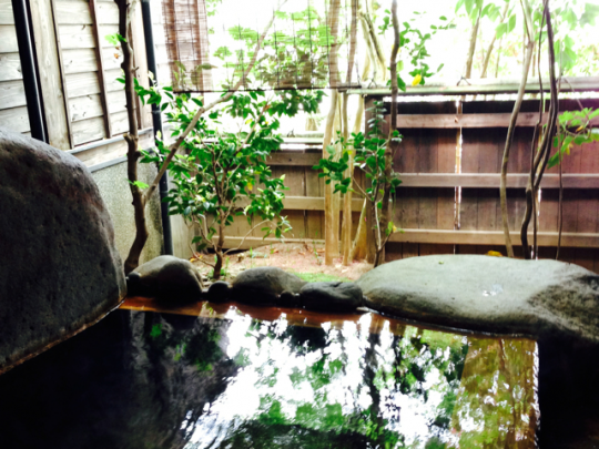 せっかくの温泉旅行で体調を崩さないよう、正しい入浴法を身につけよう