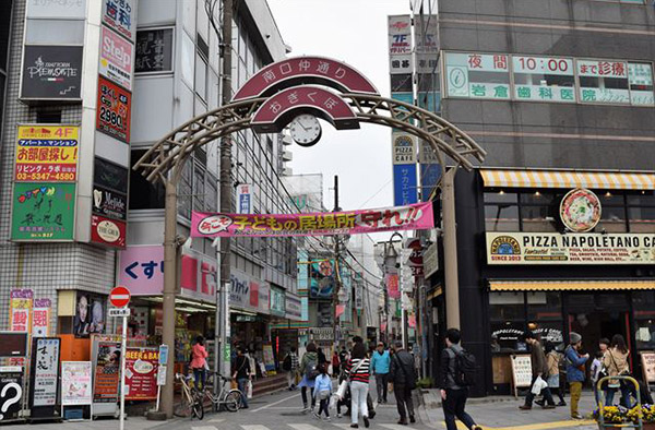 地域密着の個店が立ち並ぶ「荻窪南口仲通り商店会」